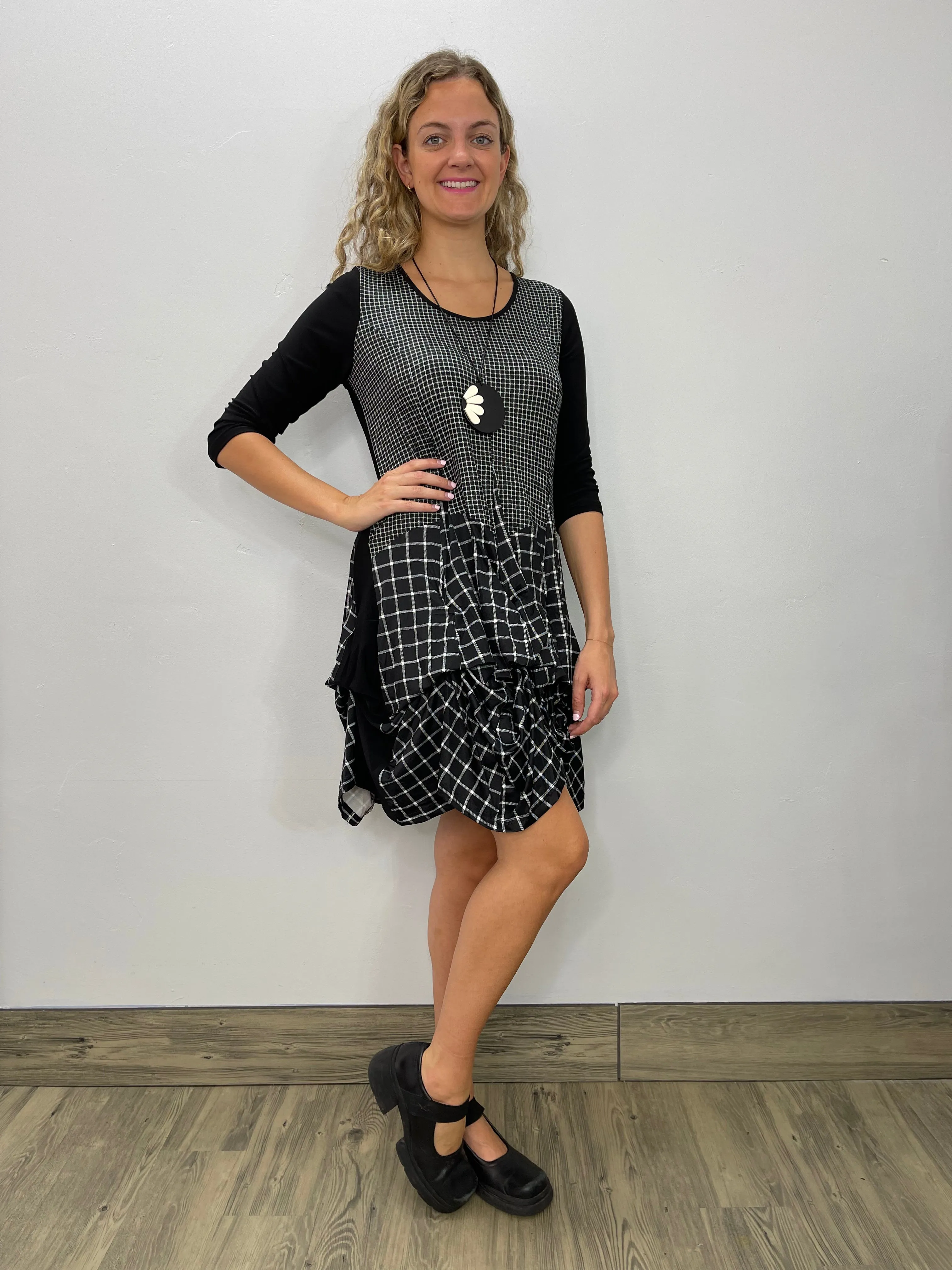 Black & White Mixed Up 3/4 Sleeve Scoop Neck Bubble Dress